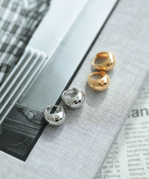 DONOBAN(ドノバン)の「ぷっくりフープピアス(ピアス(両耳用)・レディース・シルバー/ゴールド・ONESIZE)」の20枚目の写真