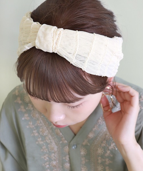 Monocoro toppi(モノコロトッピ)の「リボン チュール ヘアバンド(ヘアバンド・レディース・ブラック/ベージュ/グレー・フリー)」の15枚目の写真