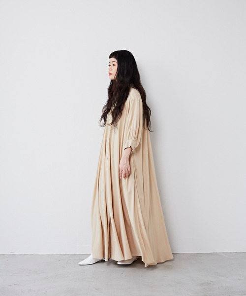 Libra Cue(リブラ キュー)の「Libra ボリュームマキシワンピース(ワンピース・レディース・ライトグレー/ベージュ/ネイビー・FREE)」の22枚目の写真