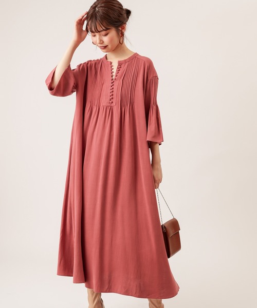 natural couture(ナチュラルクチュール)の「ピンタックカフタンワンピース(ワンピース・レディース・ブラック/ベージュ/レンガ・FREE)」の1枚目の写真