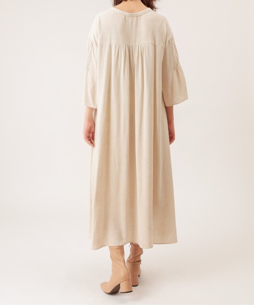 natural couture(ナチュラルクチュール)の「ピンタックカフタンワンピース(ワンピース・レディース・ブラック/ベージュ/レンガ・FREE)」の21枚目の写真