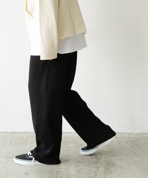 Auntie Rosa Holiday（アンティローザホリデー）の「スムースミニプリーツパンツ（その他パンツ・レディース・ブラック/カーキ/ブルー/モカ/ナチュラル・SMALL/MEDIUM）」の7枚目の写真