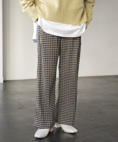 LOWRYS FARM（ローリーズファーム）の「ｓｅｌｆｃｕｔチェックプリーツパンツ　929085（その他パンツ・レディース・ベージュ/ダークブラウン・FREE）」の2枚目の写真