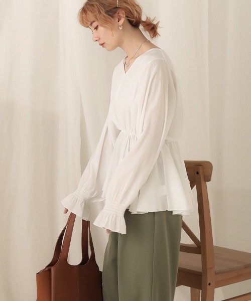 Bab(バブ)の「【WEB限定】ドルマンフレアトップス(シャツ/ブラウス・レディース・オフホワイト/ホワイト系その他/モカ/ブラック・38)」の17枚目の写真
