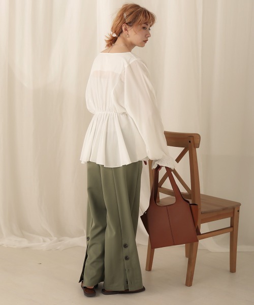 Bab(バブ)の「【WEB限定】ドルマンフレアトップス(シャツ/ブラウス・レディース・オフホワイト/ホワイト系その他/モカ/ブラック・38)」の9枚目の写真