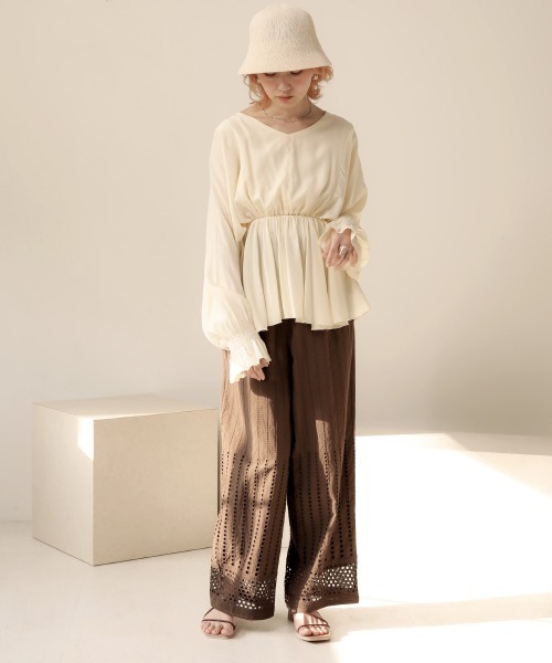 Bab(バブ)の「【WEB限定】ドルマンフレアトップス(シャツ/ブラウス・レディース・オフホワイト/ホワイト系その他/モカ/ブラック・38)」の10枚目の写真