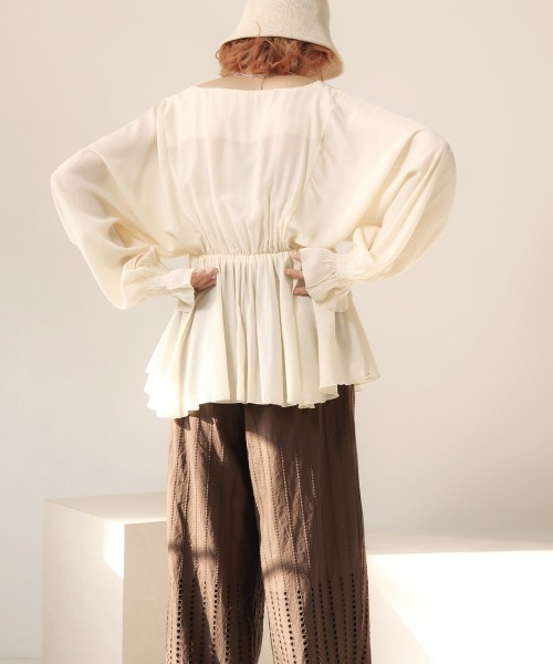 Bab(バブ)の「【WEB限定】ドルマンフレアトップス(シャツ/ブラウス・レディース・オフホワイト/ホワイト系その他/モカ/ブラック・38)」の15枚目の写真