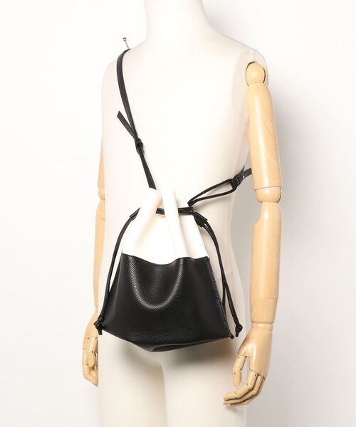 Laugoa(ラウゴア)の「HOORN ショルダーバッグ(ショルダーバッグ・レディース・ブラック/シルバーグレー/グレー/ベージュ・ONESIZE)」の7枚目の写真