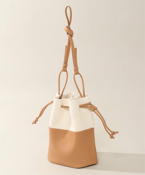 Laugoa(ラウゴア)の「HOORN ショルダーバッグ(ショルダーバッグ・レディース・ブラック/シルバーグレー/グレー/ベージュ・ONESIZE)」の4枚目の写真