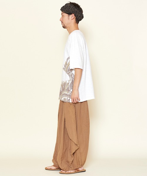 チャイハネ（チャイハネ）の「【チャイハネ】リゾートトライバルメンズTシャツ（Tシャツ/カットソー・メンズ・ベージュ/ブラック/ホワイト/グリーン/ブルー/オフホワイト/オレンジ/ライトベージュ/ダークグリーン・FREE）」の15枚目の写真