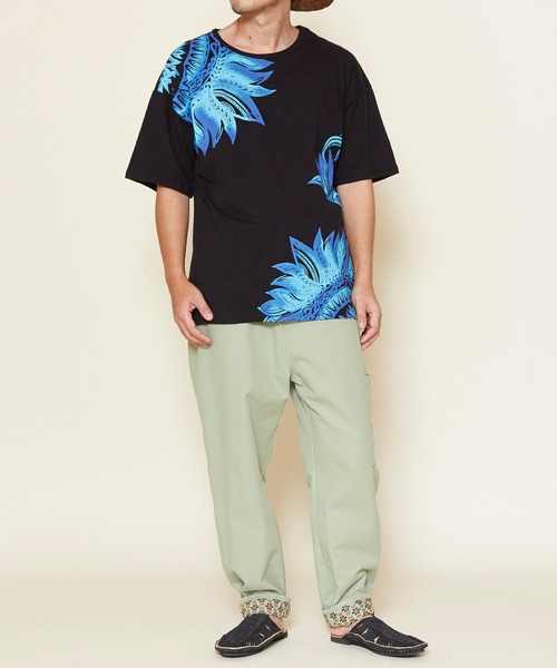 チャイハネ（チャイハネ）の「【チャイハネ】リゾートトライバルメンズTシャツ（Tシャツ/カットソー・メンズ・ベージュ/ブラック/ホワイト/グリーン/ブルー/オフホワイト/オレンジ/ライトベージュ/ダークグリーン・FREE）」の10枚目の写真