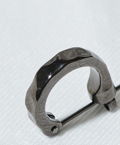 UNITED TOKYO（ユナイテッドトウキョウ）の「TフープピアスL（ピアス（片耳用）・メンズ・ブラック/シルバー・FREE）」の10枚目の写真