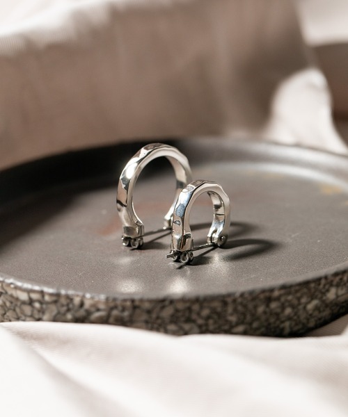 UNITED TOKYO（ユナイテッドトウキョウ）の「TフープピアスL（ピアス（片耳用）・メンズ・ブラック/シルバー・FREE）」の13枚目の写真