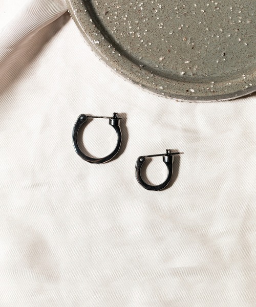 UNITED TOKYO（ユナイテッドトウキョウ）の「TフープピアスL（ピアス（片耳用）・メンズ・ブラック/シルバー・FREE）」の16枚目の写真