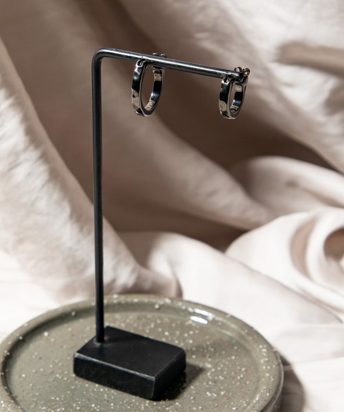 UNITED TOKYO（ユナイテッドトウキョウ）の「TフープピアスL（ピアス（片耳用）・メンズ・ブラック/シルバー・FREE）」の18枚目の写真