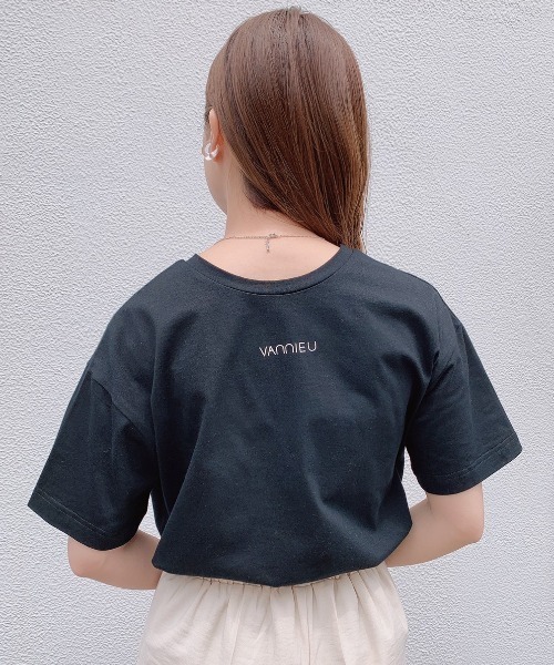 VANNIE U(ヴァニーユー)の「2WAYロゴTシャツ(Tシャツ/カットソー・レディース・ホワイト/ブラック/イエロー/ライトグリーン・FREE)」の7枚目の写真