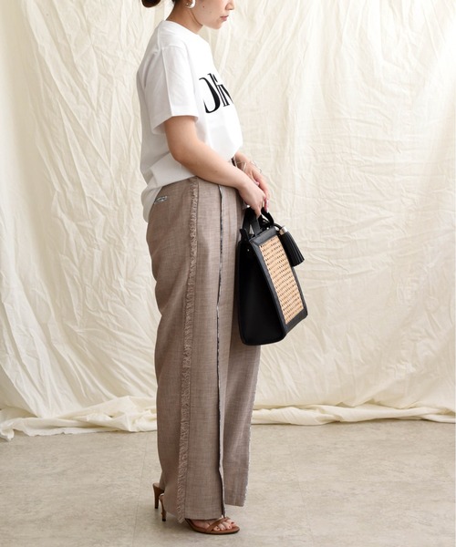 LHELBIE（レルビエ）の「OliveフロッキーロゴプリントTシャツ（Tシャツ/カットソー・レディース・ベージュ/オフホワイト/ピンク/グリーン/ダークグレー・M）」の10枚目の写真