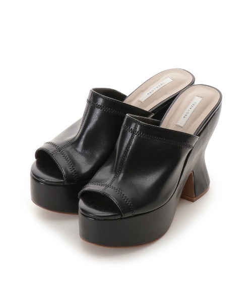 REDYAZEL（レディアゼル）の「ソフトフェイクレザー厚底サンダル（サンダル・レディース・ブラック/ベージュ/ラベンダー・SMALL/MEDIUM/LARGE）」の2枚目の写真