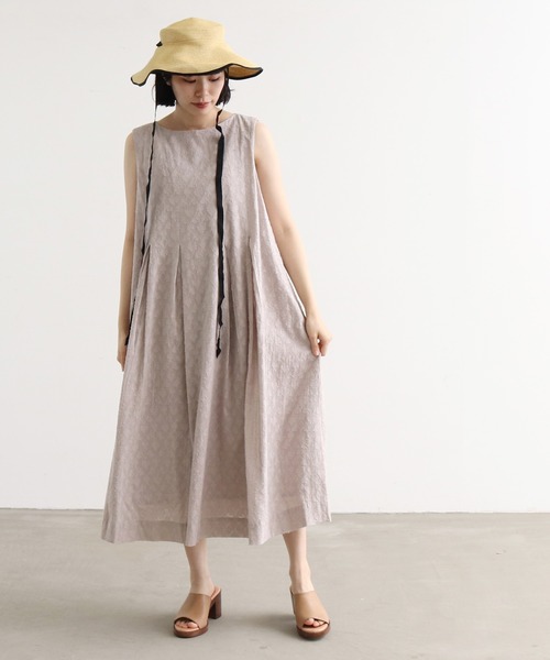 yuni（ユニ ）の「○リーフカットジャガード Aラインボックス  