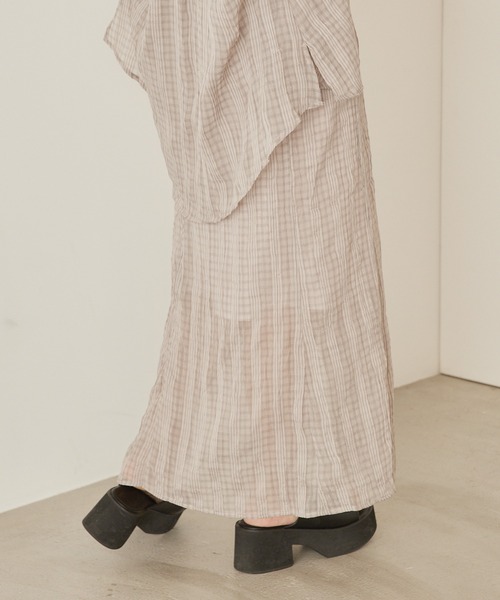 mikke（ミッケ）の「しわ加工シアーチェックマーメイドスカート（スカート・レディース・ブラウン/グレー/グリーン・FREE）」の7枚目の写真