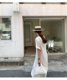 大人シルエット　ゆったりシルエット　ロング丈　綿麻　半端袖ウエストリボンデザインVネックワンピース