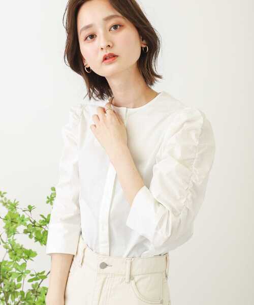 SENSE OF PLACE by URBAN RESEARCH（センスオブプレイスバイアーバンリサーチ）の「ノーカラーギャザースリーブシャツ（シャツ/ブラウス・レディース・オフホワイト/ネイビー・ONE）」の7枚目の写真