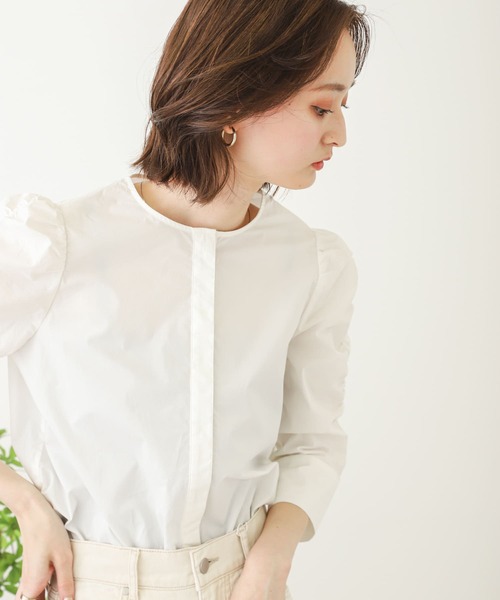 SENSE OF PLACE by URBAN RESEARCH（センスオブプレイスバイアーバンリサーチ）の「ノーカラーギャザースリーブシャツ（シャツ/ブラウス・レディース・オフホワイト/ネイビー・ONE）」の9枚目の写真