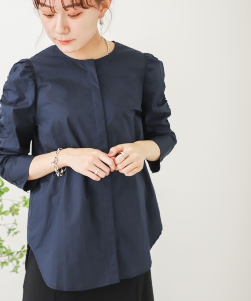 SENSE OF PLACE by URBAN RESEARCH（センスオブプレイスバイアーバンリサーチ）の「ノーカラーギャザースリーブシャツ（シャツ/ブラウス・レディース・オフホワイト/ネイビー・ONE）」の19枚目の写真