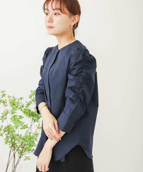 SENSE OF PLACE by URBAN RESEARCH（センスオブプレイスバイアーバンリサーチ）の「ノーカラーギャザースリーブシャツ（シャツ/ブラウス・レディース・オフホワイト/ネイビー・ONE）」の20枚目の写真