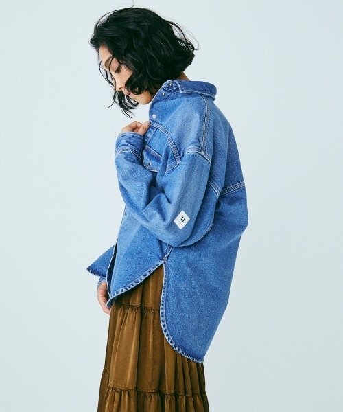 DOUBLE STANDARD CLOTHING(ダブルスタンダードクロージング)の「ビッグシルエットブルーデニムジャケット(デニムジャケット・レディース・ブルー・FREE)」の10枚目の写真
