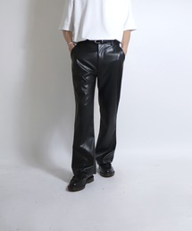 Confirm / コンファーム シンセティックレザーフレアパンツ