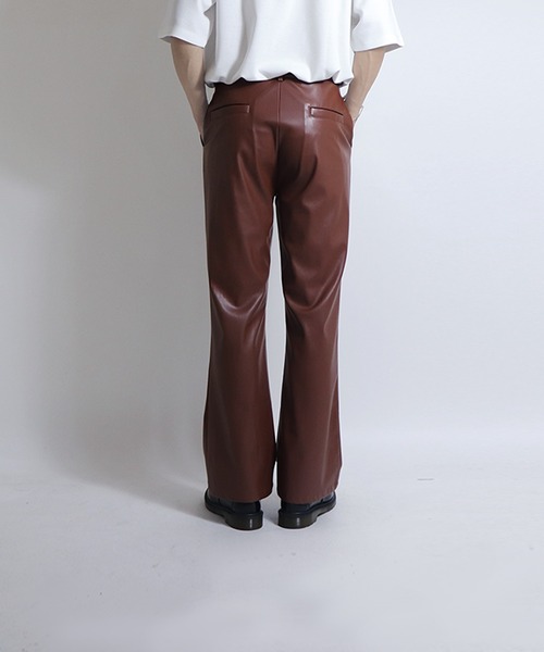 Confirm(コンファーム)の「Confirm / コンファーム シンセティックレザーフレアパンツ(その他パンツ・メンズ・ブラック/ブラウン・M/L)」の6枚目の写真