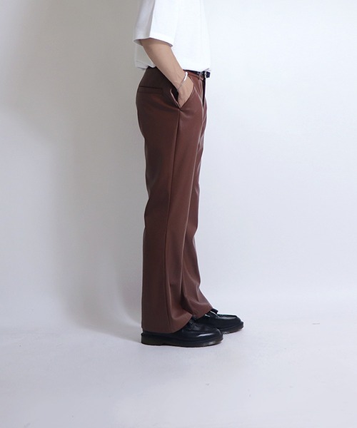 Confirm(コンファーム)の「Confirm / コンファーム シンセティックレザーフレアパンツ(その他パンツ・メンズ・ブラック/ブラウン・M/L)」の5枚目の写真