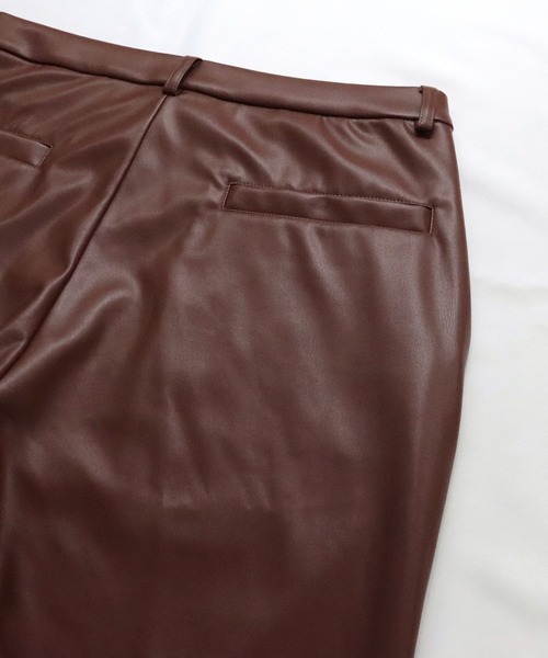 Confirm(コンファーム)の「Confirm / コンファーム シンセティックレザーフレアパンツ(その他パンツ・メンズ・ブラック/ブラウン・M/L)」の11枚目の写真