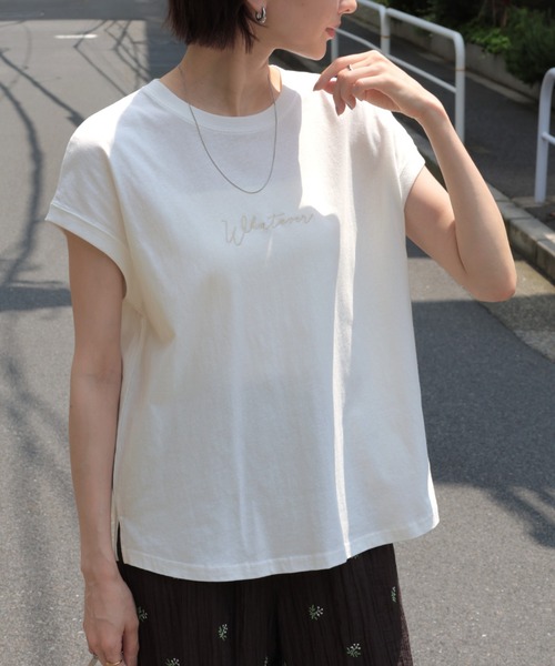 andme(アンドミー)の「コットン天竺エンブロイダリーロゴフレンチスリーブTシャツ(Tシャツ/カットソー・レディース・ラベンダー/ブラック/オフホワイト/ベージュ/グリーン/ブルー/チャコールグレー/ピンク/ネイビー・M)」の11枚目の写真