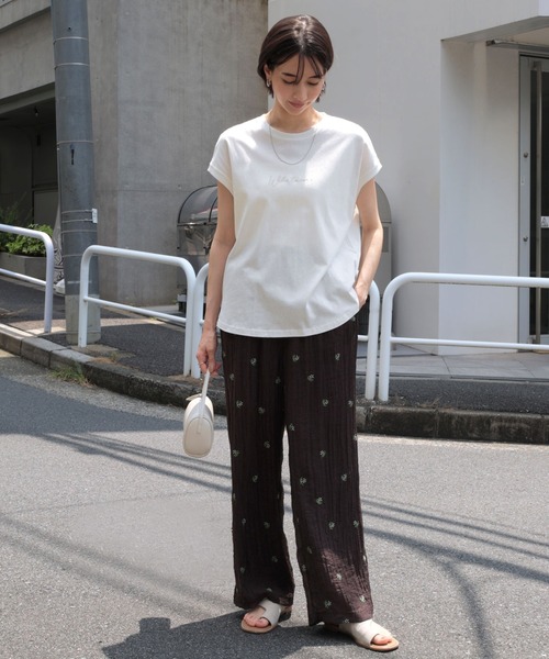 andme(アンドミー)の「コットン天竺エンブロイダリーロゴフレンチスリーブTシャツ(Tシャツ/カットソー・レディース・ラベンダー/ブラック/オフホワイト/ベージュ/グリーン/ブルー/チャコールグレー/ピンク/ネイビー・M)」の21枚目の写真