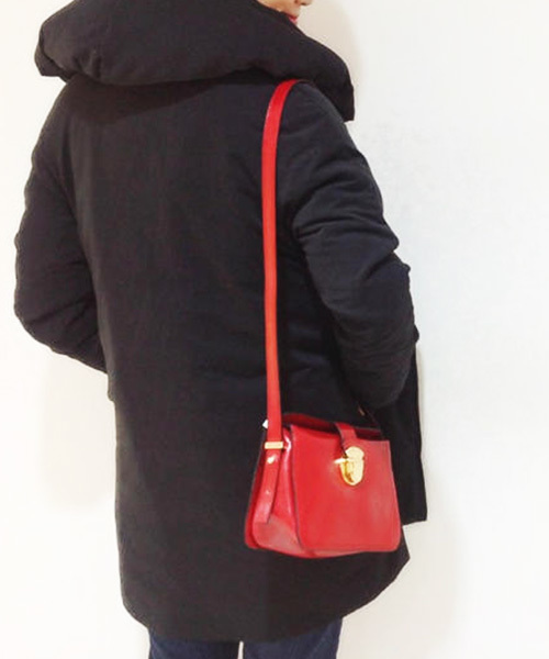 Kastane(カスタネ)の「【Kastane】2WAYショルダークラッチBAG(ショルダーバッグ・レディース・ブラック/レッド/キャメル・FREE)」の3枚目の写真