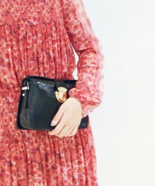 Kastane(カスタネ)の「【Kastane】2WAYショルダークラッチBAG(ショルダーバッグ・レディース・ブラック/レッド/キャメル・FREE)」の11枚目の写真