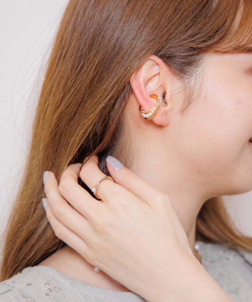 flower(フラワー)の「クロスパールイヤーカフ(イヤーカフ・レディース・シルバー/ゴールド・FREE)」の5枚目の写真