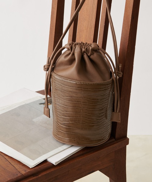 COLONY 2139（コロニートゥーワンスリーナイン）の「リサイクルレザータッチ バケツショルダーバッグ（ショルダーバッグ・レディース・ブラック/ブラウン/ベージュ・FREE）」の11枚目の写真
