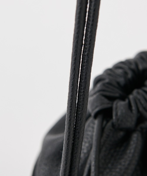 COLONY 2139（コロニートゥーワンスリーナイン）の「リサイクルレザータッチ バケツショルダーバッグ（ショルダーバッグ・レディース・ブラック/ブラウン/ベージュ・FREE）」の5枚目の写真