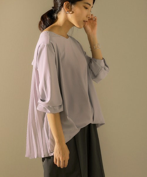 Bou Jeloud(ブージュルード)の「バックプリーツトップス(Tシャツ/カットソー・レディース・グレー/ベージュ/ブラック・38)」の2枚目の写真