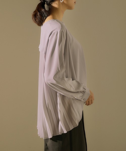 Bou Jeloud(ブージュルード)の「バックプリーツトップス(Tシャツ/カットソー・レディース・グレー/ベージュ/ブラック・38)」の11枚目の写真