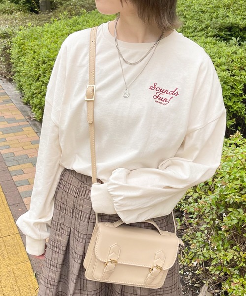 apres jour(アプレジュール)の「ショート丈プリントロンT【ZOZOTOWN限定アイテム】(Tシャツ/カットソー・レディース・アイボリー/ナチュラル/ブラック/その他/グリーン/ホワイト系その他/オフホワイト/クリーム・フリー/X-LARGE)」の6枚目の写真