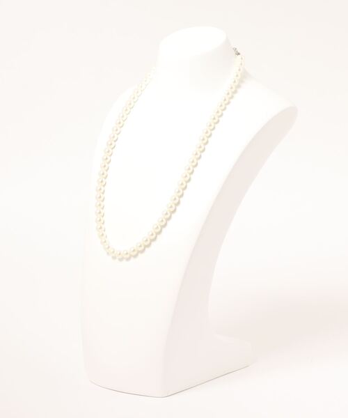 SPINNS（スピンズ）の「50cm シンプルパールネックレス（ネックレス・レディース・ホワイト・ONESIZE）」の2枚目の写真