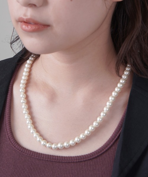 SPINNS（スピンズ）の「50cm シンプルパールネックレス（ネックレス・レディース・ホワイト・ONESIZE）」の3枚目の写真