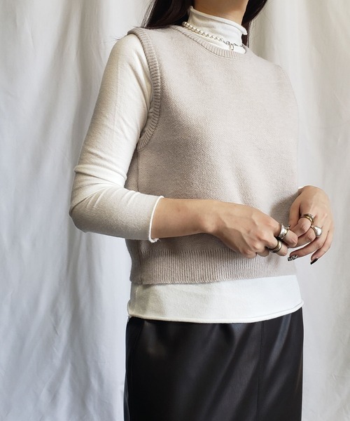 me+em select（ミームセレクト）の「★ニュアンスカラー　Uネックコンパクトゆるニットベスト（ベスト・レディース・ライトブルー/ベージュ/パープル/オートミール・FREE）」の4枚目の写真
