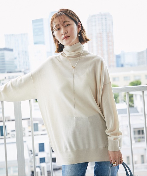 RIVE DROITE（リヴドロワ）の「女性らしくラフに着こなせる　カシミヤ混タートルネックチュニックニット（ニット/セーター・レディース・ブラック/ベージュ系その他/ピンク/モカ・FREE）」の5枚目の写真