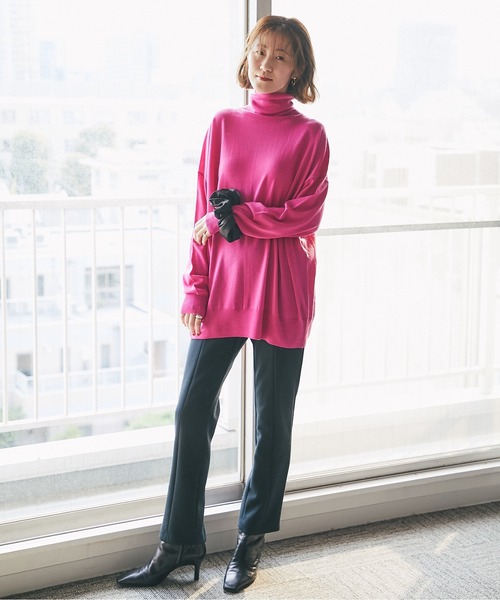 RIVE DROITE（リヴドロワ）の「女性らしくラフに着こなせる　カシミヤ混タートルネックチュニックニット（ニット/セーター・レディース・ブラック/ベージュ系その他/ピンク/モカ・FREE）」の6枚目の写真