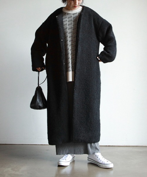 feepur（フェピュール）の「ボアロングコート（ノーカラーコート・レディース・オフホワイト/ブラック/モカ・MEDIUM）」の3枚目の写真